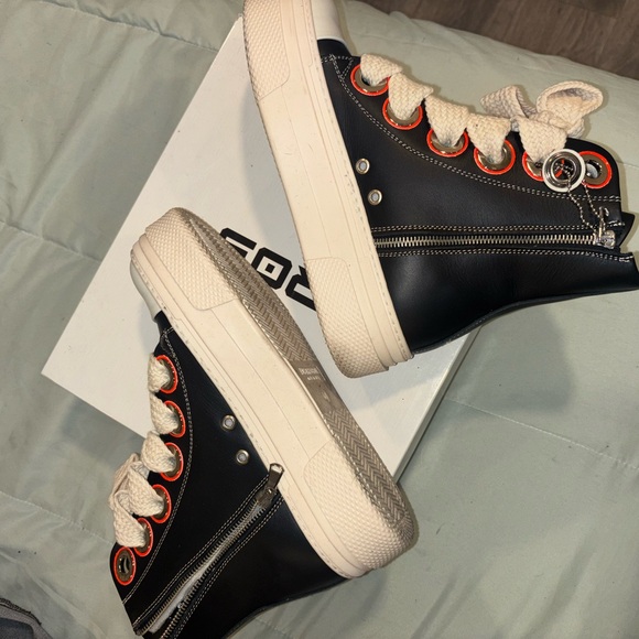 CROE High-Top Sneakers with Cream Laces - Picture 5 of 6